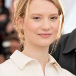 mia-wasikowska